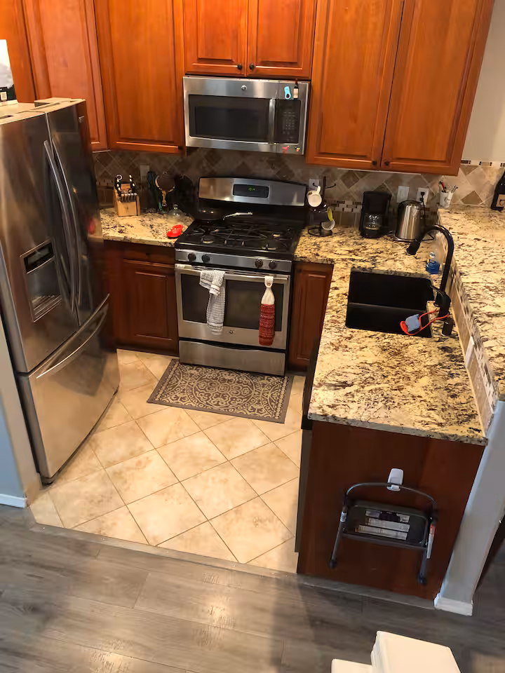 Full kitchen image 4