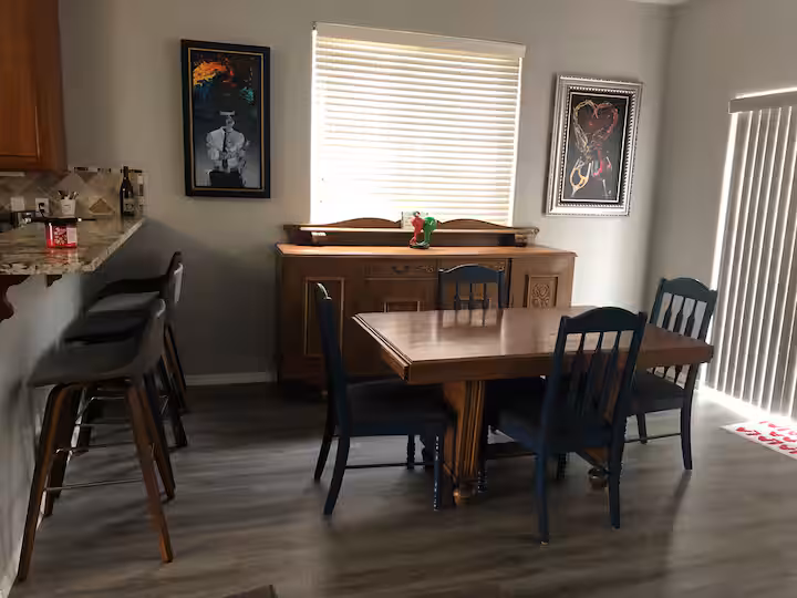 Dining area image 1