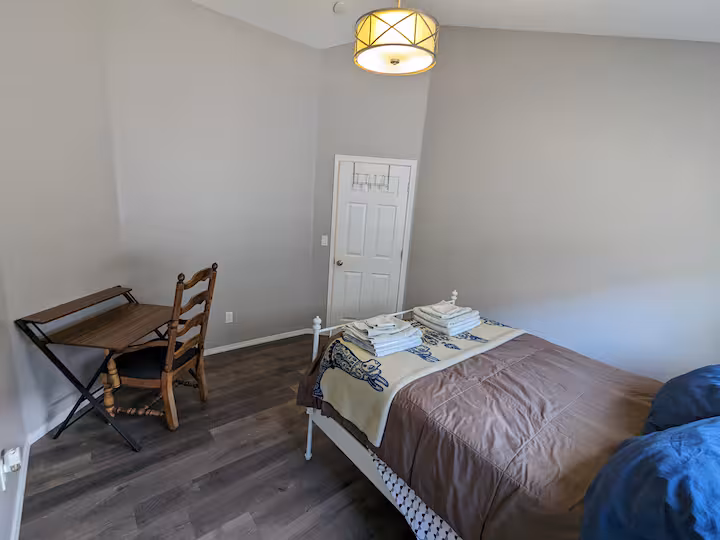 Bedroom 2 image 2